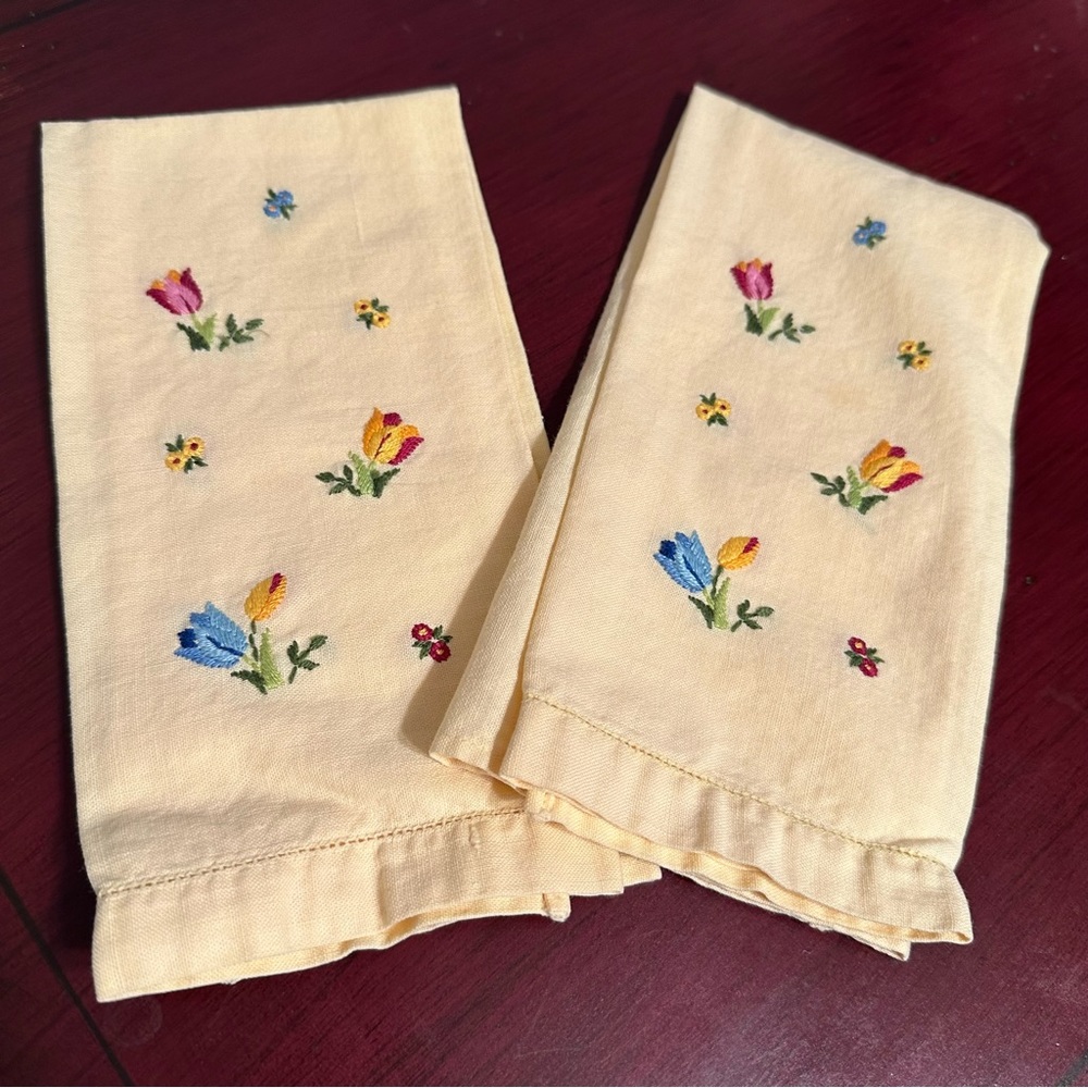 Vintage Linen Embroidered Handmade Guest Towels 2 Handkerchief Tulip Pedal